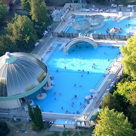 Sziget Apartman Еґер Екстер'єр фото