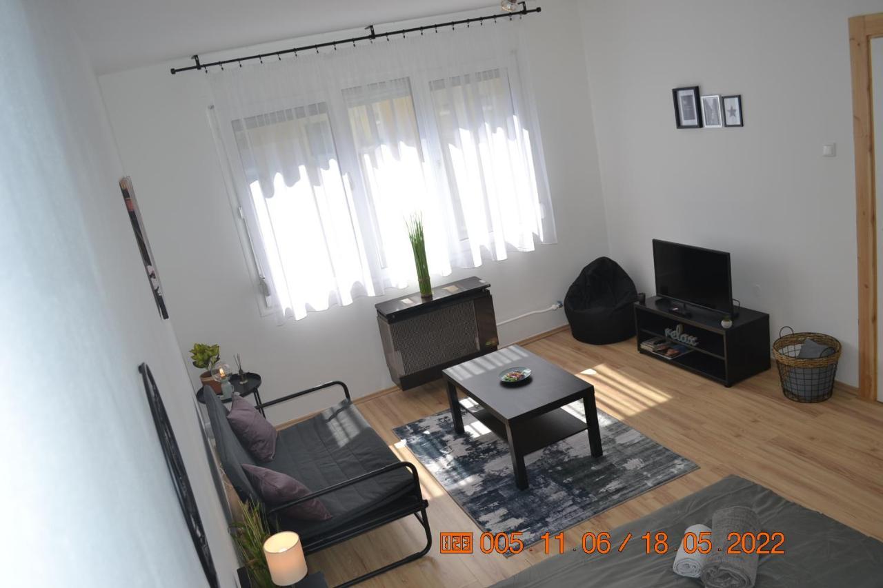 Sziget Apartman Еґер Екстер'єр фото
