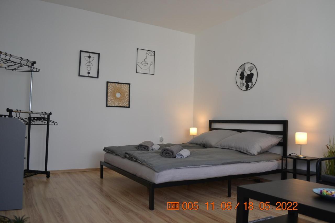 Sziget Apartman Еґер Екстер'єр фото