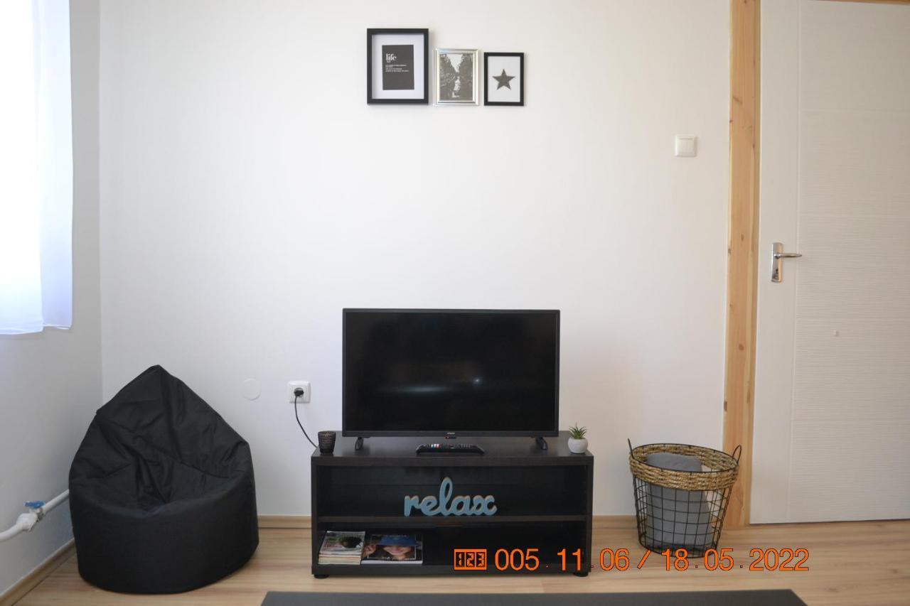 Sziget Apartman Еґер Екстер'єр фото