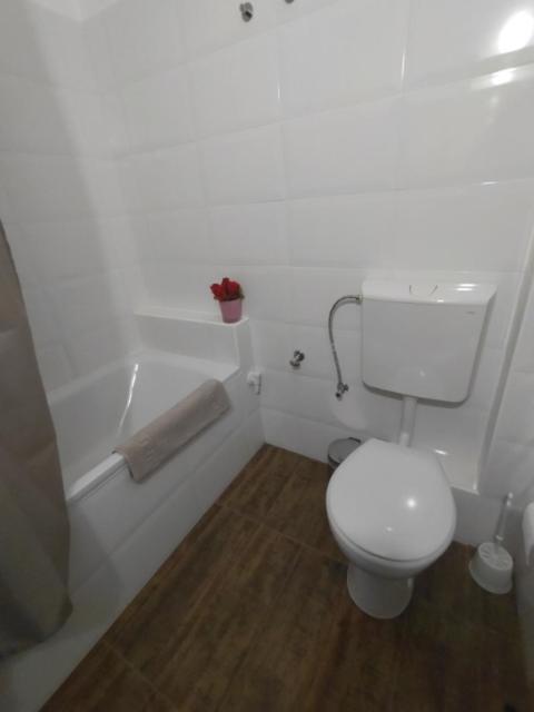 Sziget Apartman Еґер Екстер'єр фото